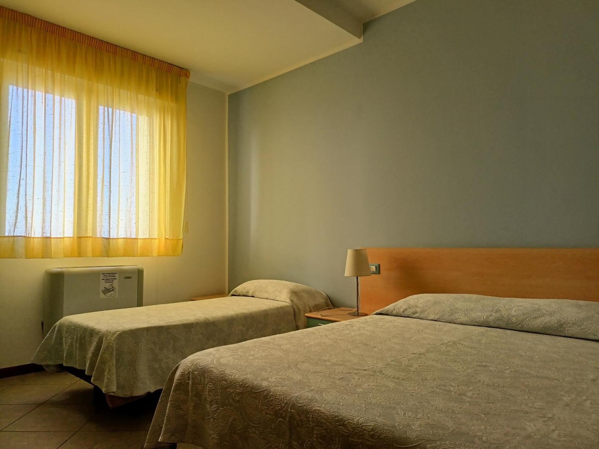 Hotel Ariston Imperial Порто Гарибалди Екстериор снимка