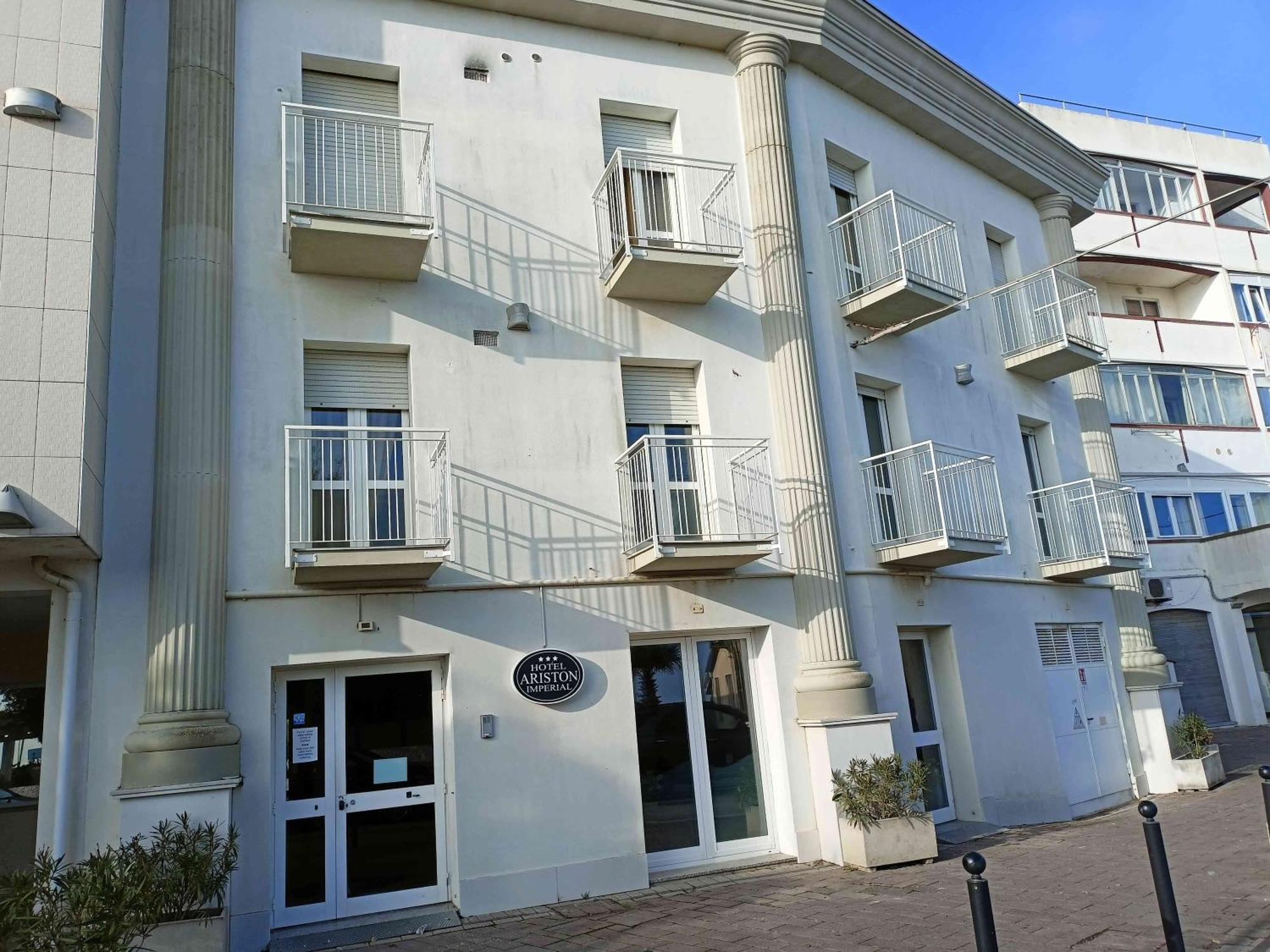 Hotel Ariston Imperial Порто Гарибалди Екстериор снимка